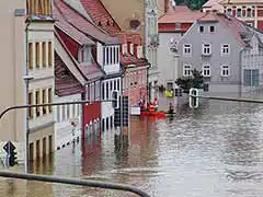 Regen, Wind und Sonnenschein: Warum wasserdichte Fenster für Gartenbesitzer unerlässlich sind. Foto: LucyKaef / pixabay.com