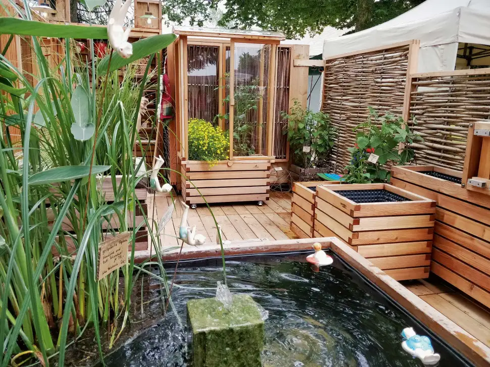 Mit Kubio Pflanzkästen von Gartenfrosch zieht pure Gemütlichkeit in den Außenbereich ein. Über 700 verschiedene Größen für Pflanzkästen und Terrassenteiche bieten für jeden Bedarf die passende Lösung. Foto: epr / Gartenfrosch 