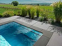 Elegante und robuste Poolumrandungen