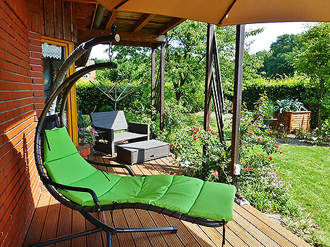 Die Terrasse für den Frühling neu gestalten. Foto: Counselling / pixabay.com Die Terrasse für den Frühling neu gestalten. Foto: Counselling / pixabay.com