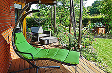 Die Terrasse für den Frühling neu gestalten. Foto: Counselling / pixabay.com